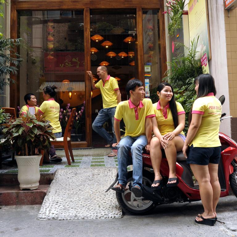 Pink Tulip Hotel โฮจิมินห์ซิตี้ ภายนอก รูปภาพ