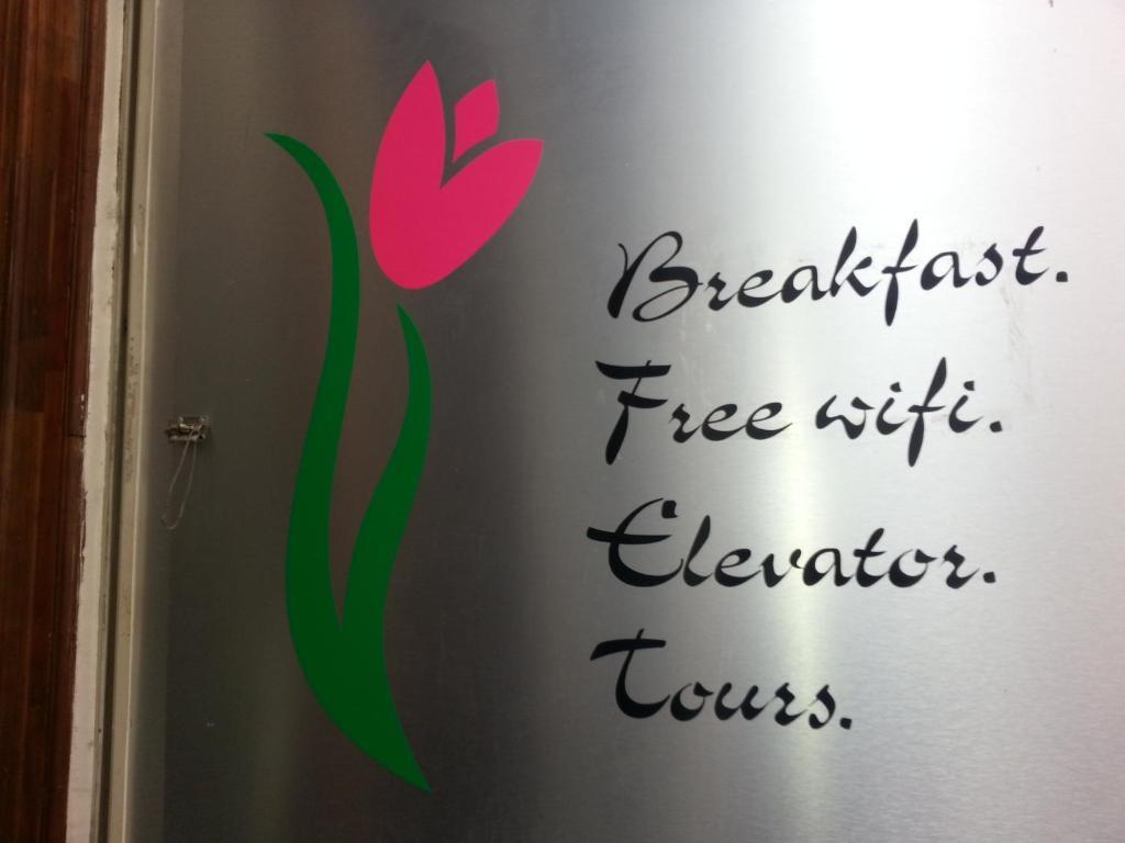 Pink Tulip Hotel โฮจิมินห์ซิตี้ ภายนอก รูปภาพ
