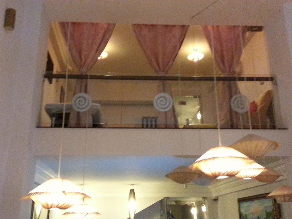 Pink Tulip Hotel โฮจิมินห์ซิตี้ ภายนอก รูปภาพ